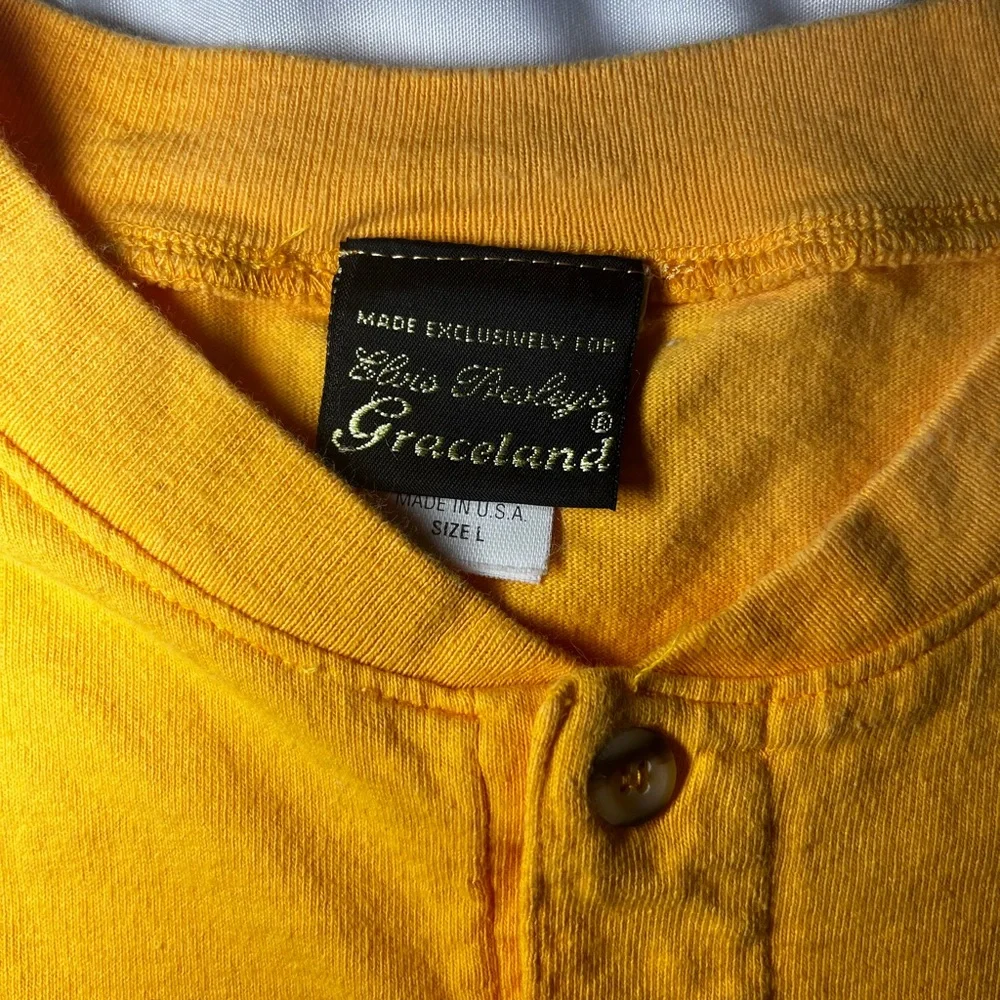 VTG‎ Elvis 1999 Graceland Elvis Presley Single Stitch Henley Shirt Mens Large